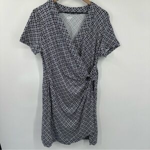 Lands End Faux Wrap Knee Length Floral Dress Large Blue Stretch Short Sleeve